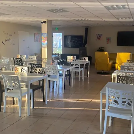 Kemp Mobil Home, Animaux Acceptes - 4 Pers. - Api-1-52-2356 Saint-Georges-de-Luzençon